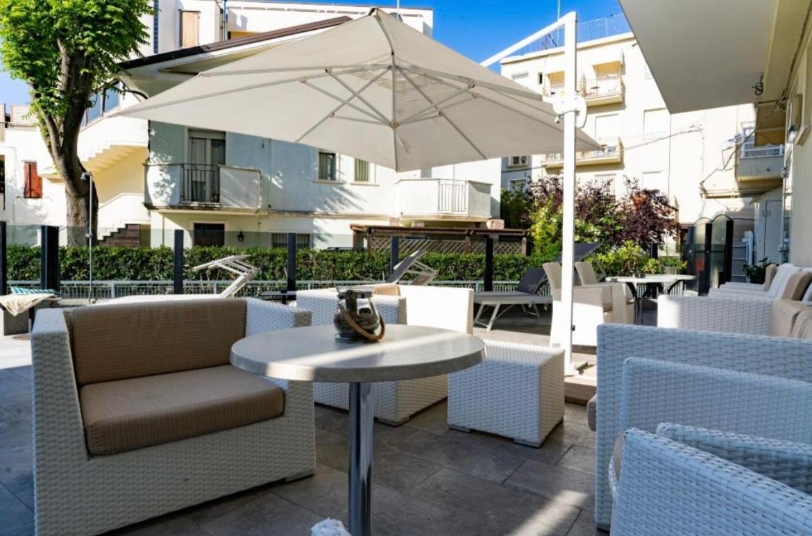 Hotel Bellevue Cattolica Dış mekan fotoğraf