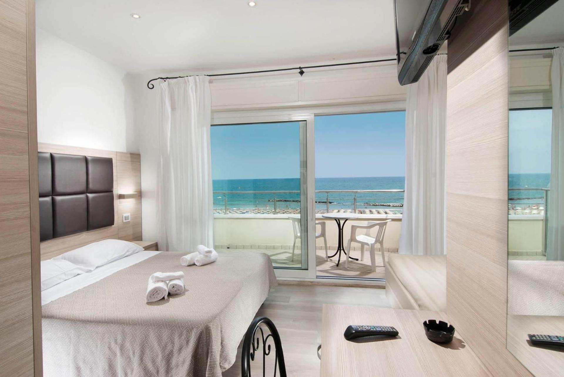 Hotel Bellevue Cattolica Dış mekan fotoğraf