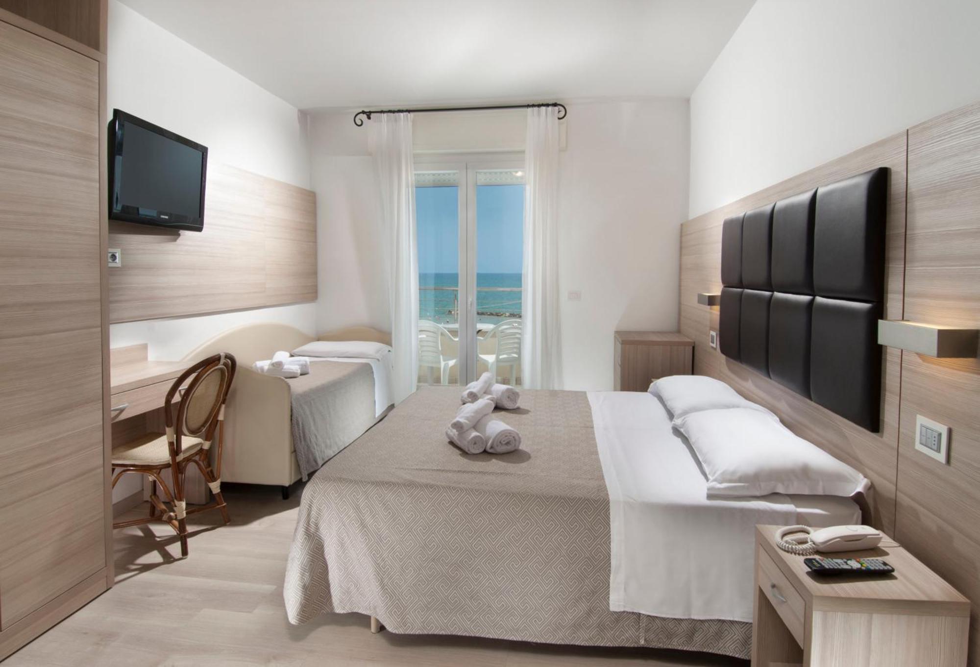 Hotel Bellevue Cattolica Dış mekan fotoğraf