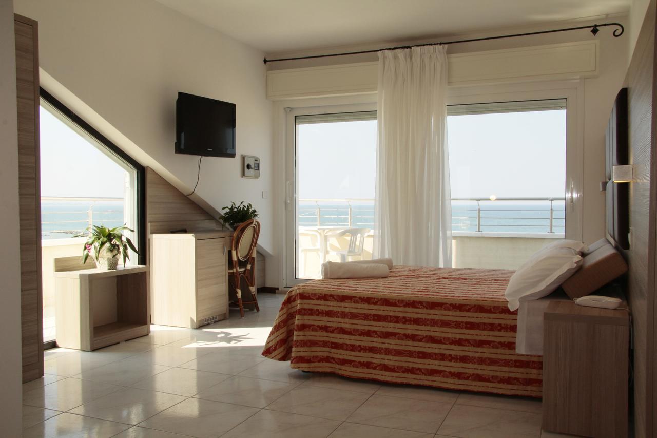Hotel Bellevue Cattolica Dış mekan fotoğraf
