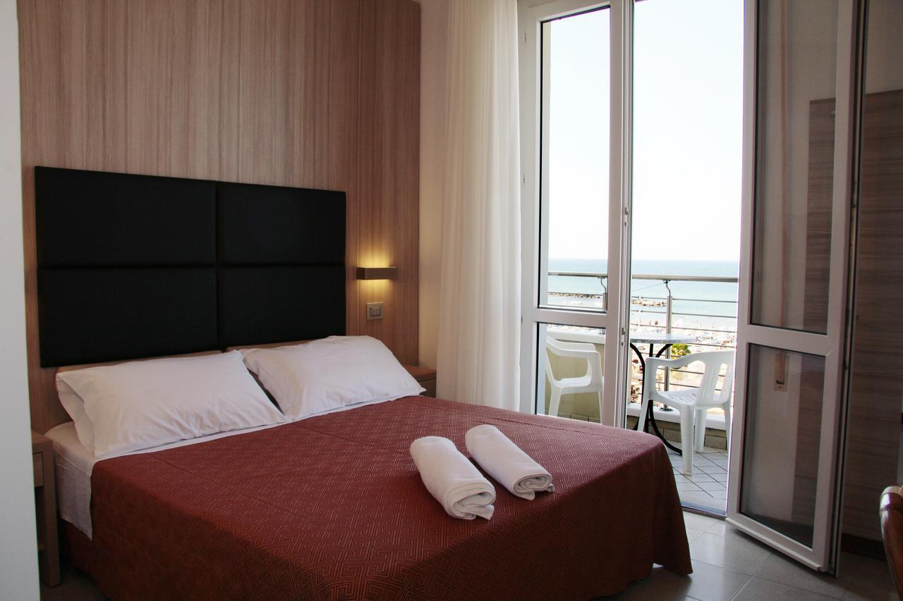 Hotel Bellevue Cattolica Dış mekan fotoğraf