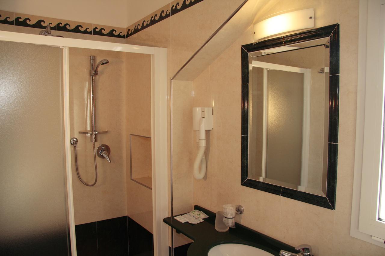 Hotel Bellevue Cattolica Dış mekan fotoğraf